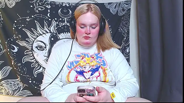 Snapshot of rozzhaos8 chatting on 09-30-25, 08:58 rozzhaos8 online show from 09-30-25, 08:58