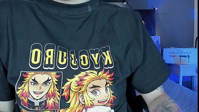 Snapshot of AmbarHills_1 chatting on 10-13-25, 11:32 AmbarHills 1 online show from 10-13-25, 11:32