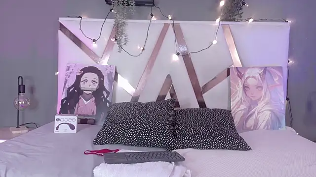 Snapshot of AmbarHills_1 chatting on 12-01-25, 11:48 AmbarHills 1 online show from 12-01-25, 11:48