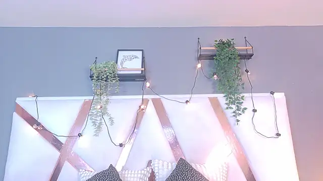 Snapshot of AmbarHills_1 chatting on 12-18-25, 11:38 AmbarHills 1 online show from 12-18-25, 11:38