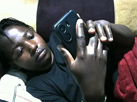 Snapshot of sweet_gal01 chatting on 12-21-25, 11:45 sweet gal01 online show from 12-21-25, 11:45