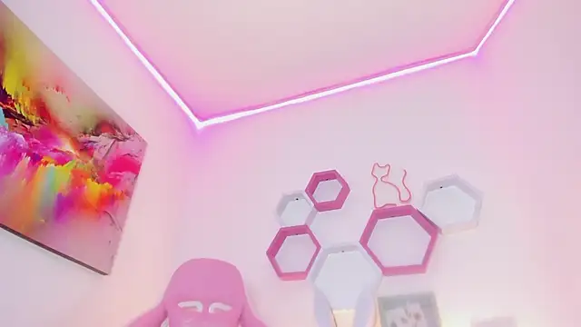 Snapshot of _Ameliie chatting on 02-07-25, 12:53 Ameliie online show from 02-07-25, 12:53