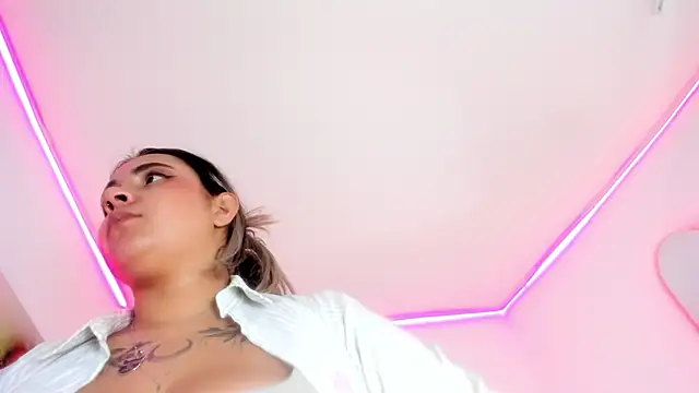 Snapshot of _Ameliie chatting on 02-21-25, 10:26 Ameliie online show from 02-21-25, 10:26