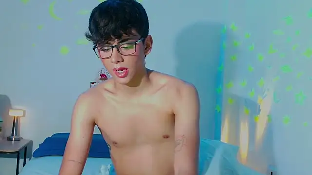 arnold laurent  online show from 12-17-24, 04:12