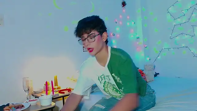 arnold laurent  online show from 12-24-24, 06:50