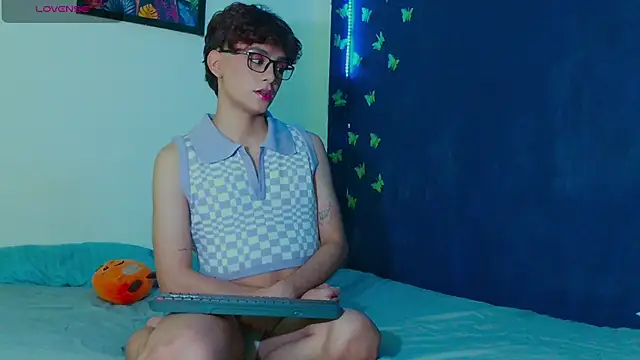 arnold laurent  online show from 12-15-25, 08:40