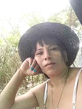 Snapshot of andreu_mature chatting on 03-04-25, 06:39 andreu mature online show from 03-04-25, 06:39