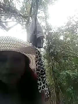 Snapshot of andreu_mature chatting on 03-05-25, 10:32 andreu mature online show from 03-05-25, 10:32