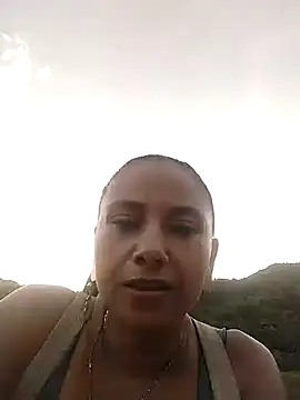 Snapshot of andreu_mature chatting on 03-21-25, 10:39 andreu mature online show from 03-21-25, 10:39