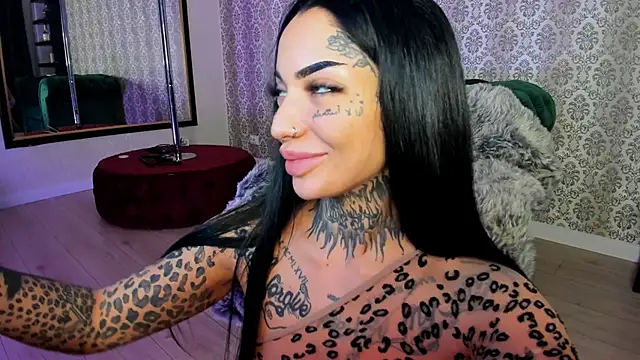 CreamyInkky  online show from 12-04-24, 12:14