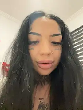 CreamyInkky  online show from 12-12-24, 01:49