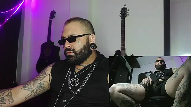 darkclothes online show from 12-27-24, 08:24