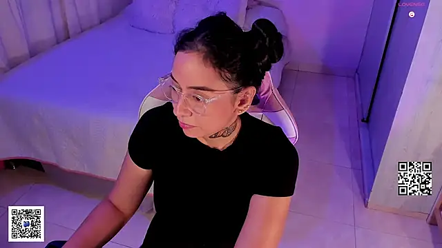 Snapshot of Aleja24Evans chatting on 02-02-25, 03:32 Aleja24Evans online show from 02-02-25, 03:32