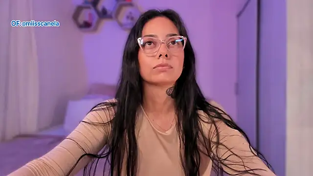 Snapshot of Aleja24Evans chatting on 10-02-25, 12:28 Aleja24Evans online show from 10-02-25, 12:28