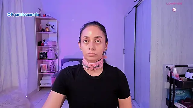 Snapshot of Aleja24Evans chatting on 11-27-25, 12:24 Aleja24Evans online show from 11-27-25, 12:24