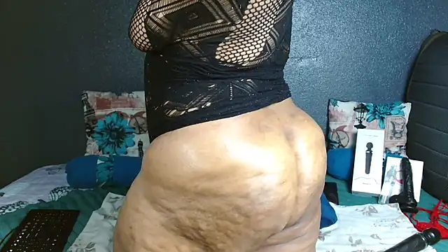 Snapshot of ThickAss90 chatting on 05-17-26, 11:34 ThickAss90 online show from 05-17-26, 11:34