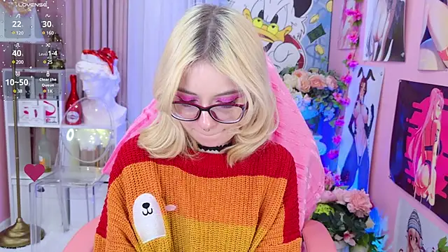 Snapshot of Coconut_Mia chatting on 12-17-24, 10:43 Coconut Mia online show from 12-17-24, 10:43