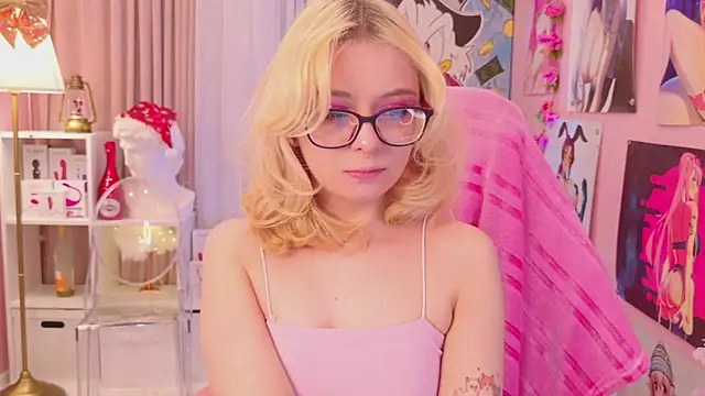 Snapshot of Coconut_Mia chatting on 12-18-24, 09:08 Coconut Mia online show from 12-18-24, 09:08