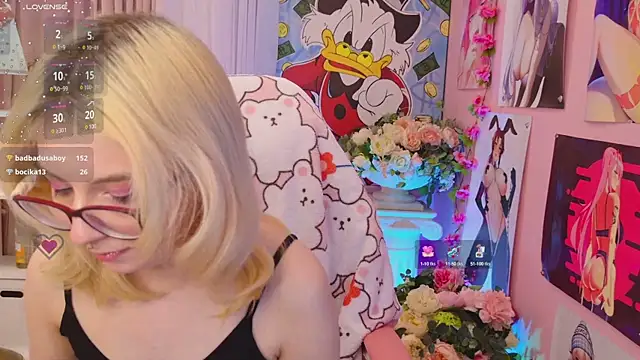 Snapshot of Coconut_Mia chatting on 12-20-24, 12:19 Coconut Mia online show from 12-20-24, 12:19