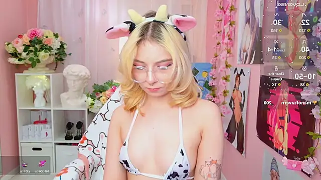 Snapshot of Coconut_Mia chatting on 01-15-25, 08:48 Coconut Mia online show from 01-15-25, 08:48