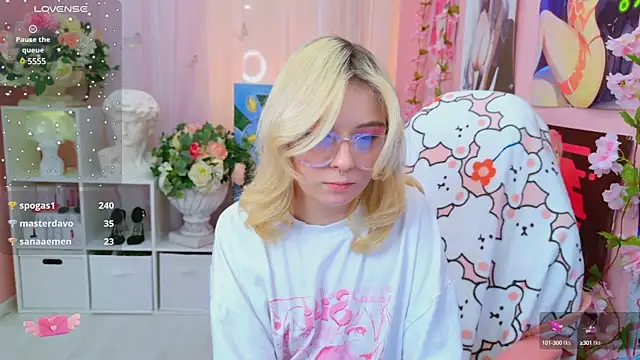 Snapshot of Coconut_Mia chatting on 01-18-25, 12:24 Coconut Mia online show from 01-18-25, 12:24