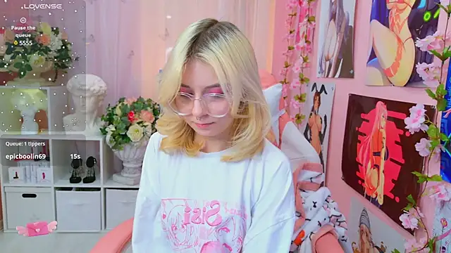 Snapshot of Coconut_Mia chatting on 01-18-25, 03:31 Coconut Mia online show from 01-18-25, 03:31