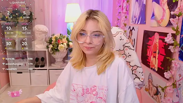 Snapshot of Coconut_Mia chatting on 01-19-25, 03:39 Coconut Mia online show from 01-19-25, 03:39