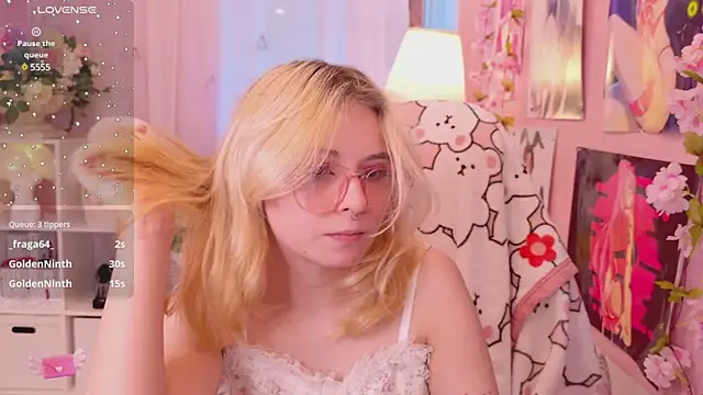 Snapshot of Coconut_Mia chatting on 01-24-25, 03:32 Coconut Mia online show from 01-24-25, 03:32