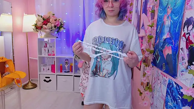 Coconut Mia online show from 11-06-25, 10:21