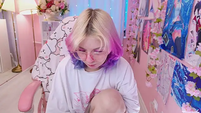 Coconut Mia online show from 11-20-25, 02:17