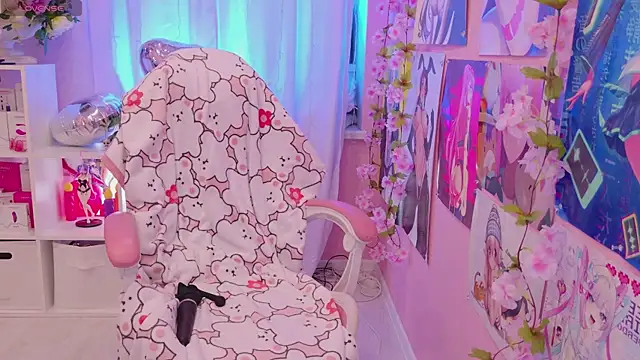 Coconut Mia online show from 02-12-26, 08:59