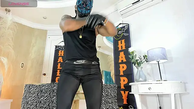 Snapshot of RicoBrown777_ chatting on 10-07-25, 04:42 RicoBrown777 online show from 10-07-25, 04:42