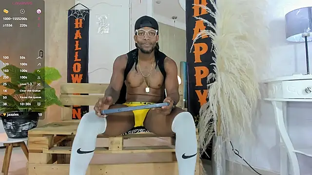 Snapshot of RicoBrown777_ chatting on 10-27-25, 03:43 RicoBrown777 online show from 10-27-25, 03:43