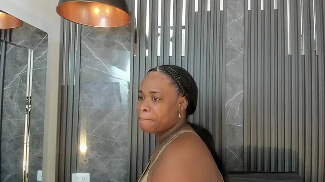 SaraiEvans online show from 02-07-25, 03:23