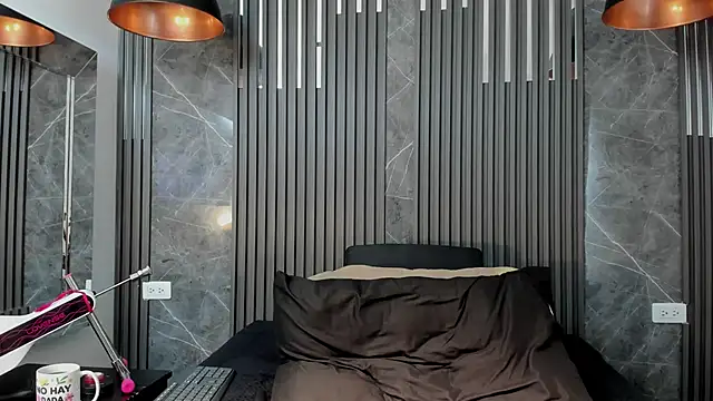 SaraiEvans online show from 11-21-25, 03:38