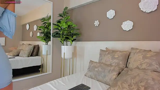 Snapshot of AylinMillerxs chatting on 02-04-25, 08:06 AylinMillerxs online show from 02-04-25, 08:06