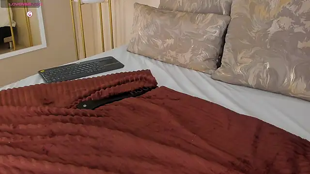 Snapshot of AylinMillerxs chatting on 02-13-25, 10:43 AylinMillerxs online show from 02-13-25, 10:43