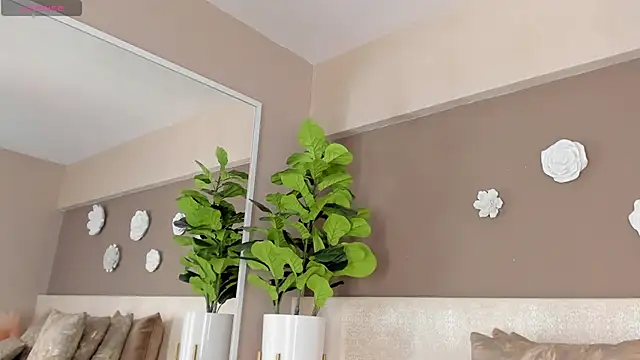 Snapshot of AylinMillerxs chatting on 03-05-25, 11:38 AylinMillerxs online show from 03-05-25, 11:38