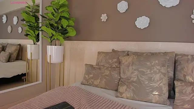 Snapshot of AylinMillerxs chatting on 03-15-25, 07:38 AylinMillerxs online show from 03-15-25, 07:38