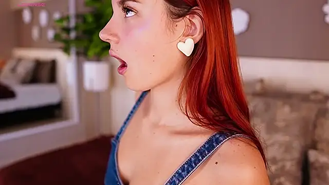 Snapshot of AylinMillerxs chatting on 10-03-25, 03:09 AylinMillerxs online show from 10-03-25, 03:09