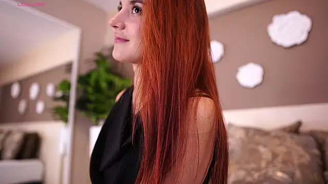 Snapshot of AylinMillerxs chatting on 10-08-25, 07:55 AylinMillerxs online show from 10-08-25, 07:55