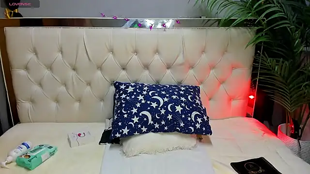 Snapshot of Aidan_twink chatting on 10-30-25, 10:43 Aidan twink online show from 10-30-25, 10:43