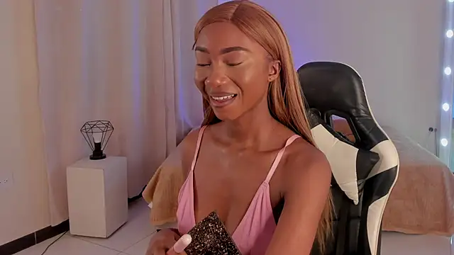 Snapshot of SavannahWildee chatting on 01-16-25, 11:48 SavannahWildee online show from 01-16-25, 11:48