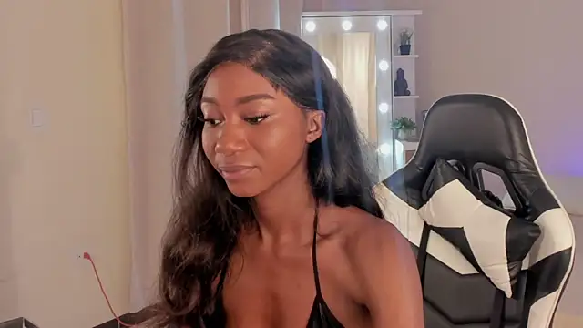 Snapshot of SavannahWildee chatting on 03-04-25, 12:44 SavannahWildee online show from 03-04-25, 12:44