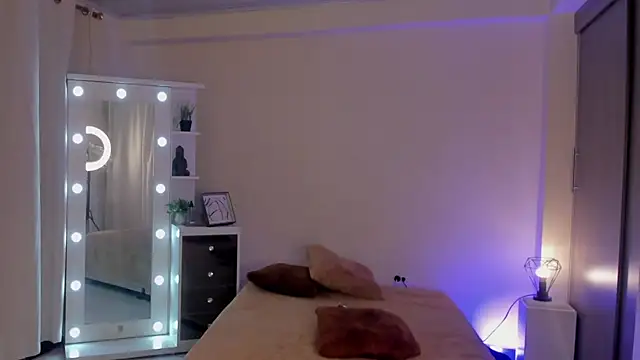 Snapshot of SavannahWildee chatting on 03-14-25, 12:10 SavannahWildee online show from 03-14-25, 12:10