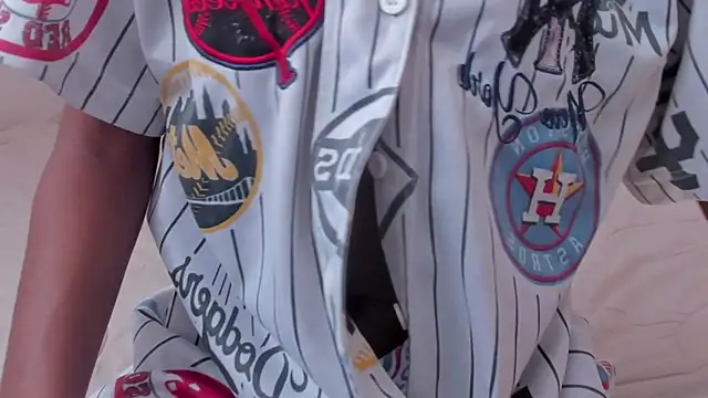 Snapshot of SavannahWildee chatting on 10-17-25, 12:08 SavannahWildee online show from 10-17-25, 12:08