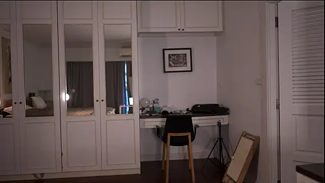 ValerieHill online show from 12-19-25, 02:07