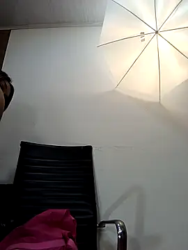 Snapshot of Michelle_Brito1 chatting on 02-17-25, 11:23 Michelle Brito1 online show from 02-17-25, 11:23