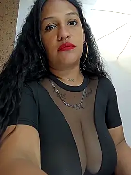 Snapshot of Michelle_Brito1 chatting on 03-10-25, 02:59 Michelle Brito1 online show from 03-10-25, 02:59