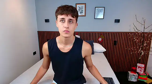 Snapshot of JoseloEvans chatting on 12-27-24, 11:21 JoseloEvans online show from 12-27-24, 11:21